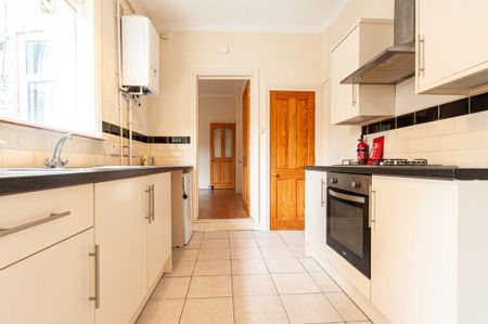 3 bedroom terraced house to rent - Photo 4