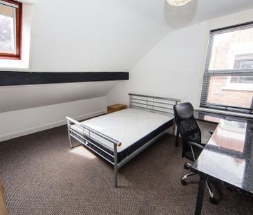 St Michaels Terrace, Headingley, Leeds - Photo 5