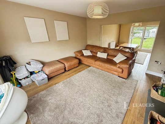3 bedroom semi-detached house to rent - Photo 1