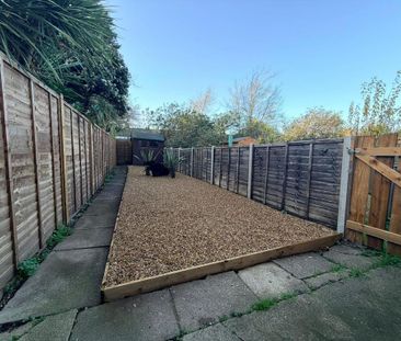 2 bedroom terraced house to rent - Photo 1