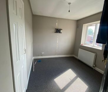 2 bedroom semi-detached house to rent - Photo 2