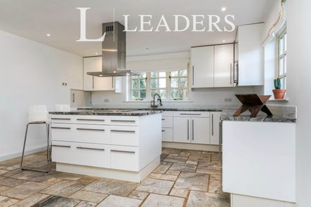 4 bedroom house to rent Coates, Cirencester, GL7 - Photo 5