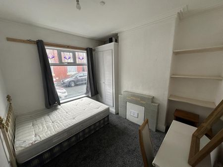 3 bedroom terraced house to rent - Photo 2