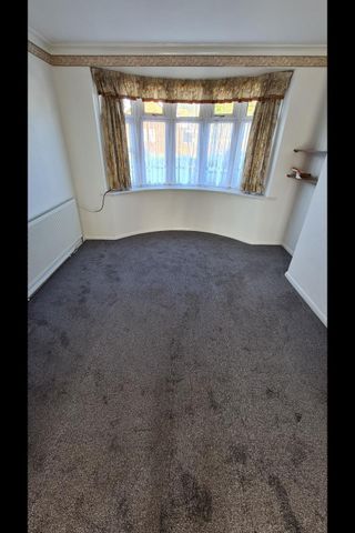 3 Bed Semi-Detached House, Radford Drive, LE3 - Photo 4