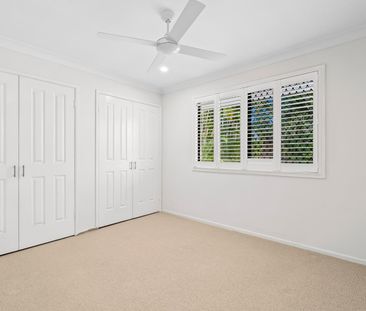 Perfect location, Perfect Price, Perfect Property! Sparkling Blue S... - Photo 1