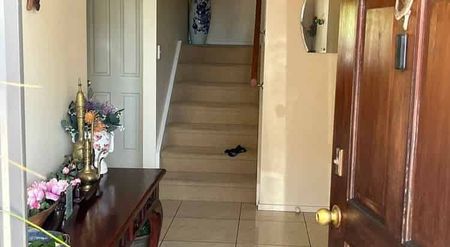 Charming 3BR Home in Bucklands Beach - Photo 2