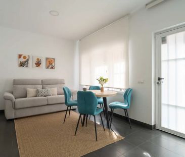 2-bedroom apartment for rent in Los Cármenes, bills included - Photo 1
