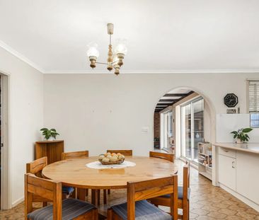 32 Drayton Avenue, Castle Hill, NSW 2154 - Photo 2