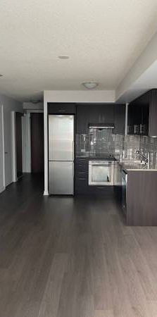 Modern 1-Bed + Den by 401 + Balcony/AC/Parking Incl! (Village Green) - Photo 1