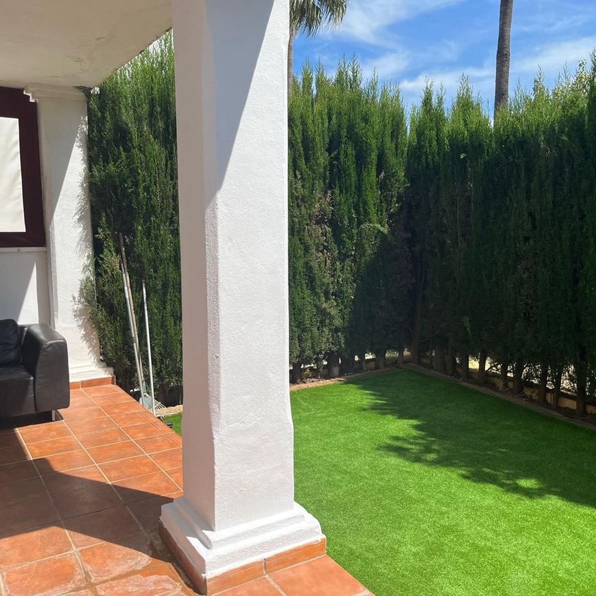 Apartamento planta baja en alquiler en Marbella, Marbella - Photo 1