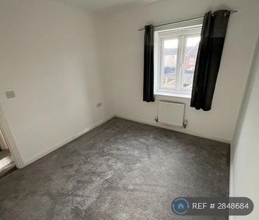 3 bedroom semi-detached house to rent - Photo 4