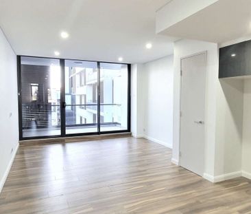 Stunning Contemporary 2 Bedroom Split Level Apartment - Photo 1