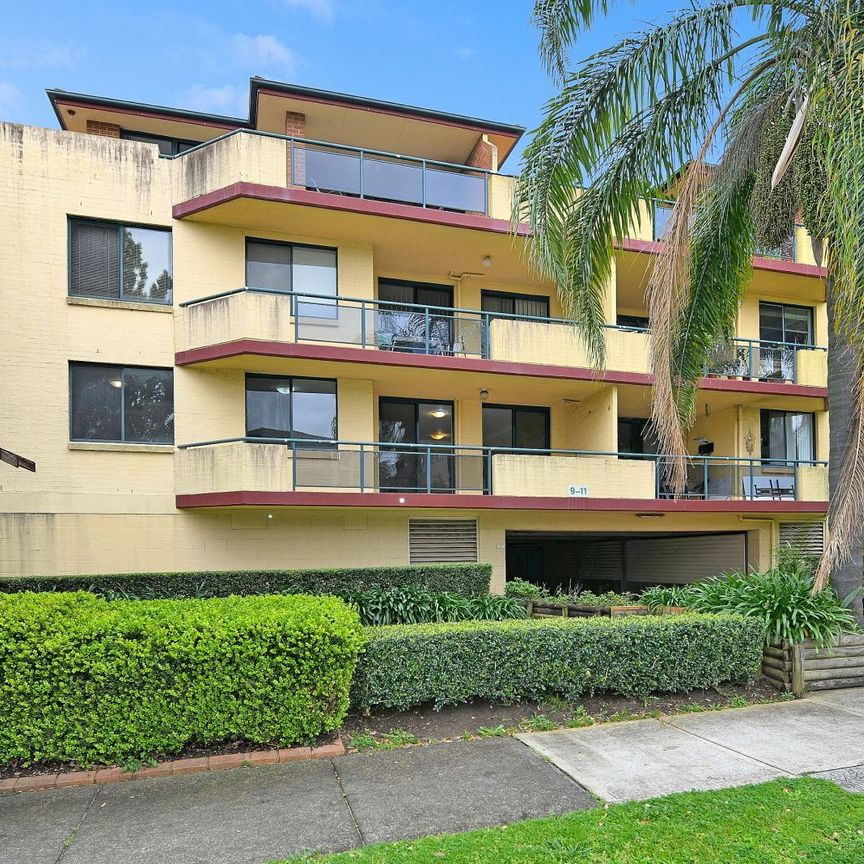 Generous Apartment With Balcony - Photo 1