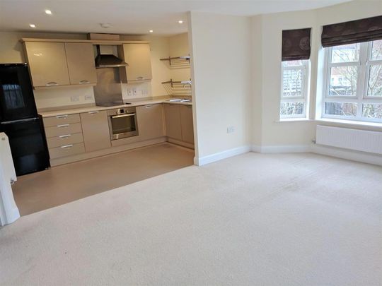 MiddlewoodClose, SOLIHULL - Photo 1