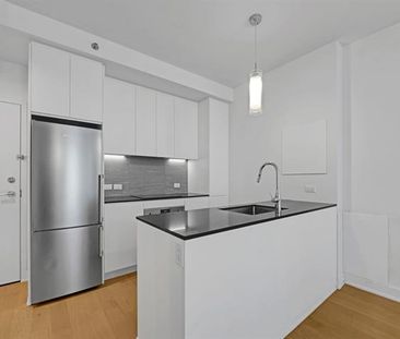 2300 Rue Tupper - Photo 1