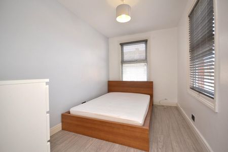 3 bedroom House To Let - Photo 4