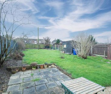3 bedroom end of terrace house to rent - Photo 4