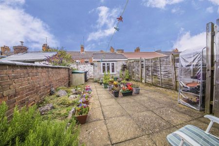 2 bed House - Terraced To Let - Photo 5