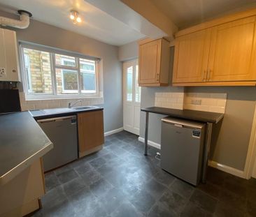 3 bedroom terraced house to rent - Photo 2