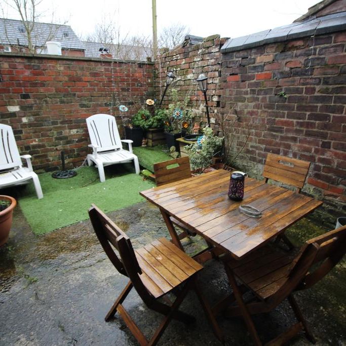 2 bedroom terraced house to rent - Photo 1