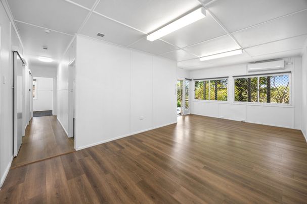 Charming fully renovated home is ready for its next tenants to enjoy! - Photo 1