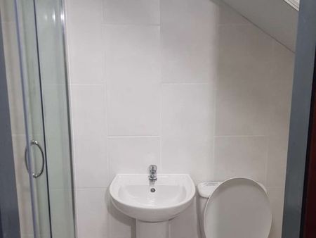 Lovely Brand New Ensuite Room - No deposit All Bills Included! Room 6 - Photo 2