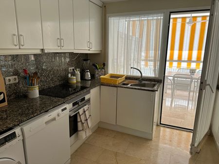 Middle Floor Apartment in The Golden Mile - Photo 4