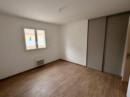 Location Maison 4 pièces 85m² VALLON PONT D ARC 07150 - Photo 4