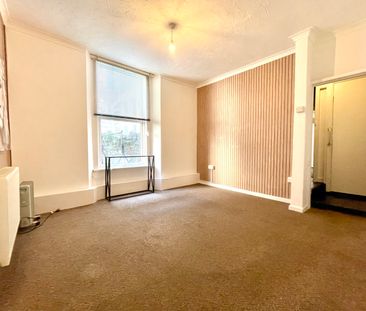 1 Bedroom - Photo 4