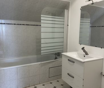 Location Appartement 2 pièces 56m² VAUX LE PENIL 77000 - Photo 3