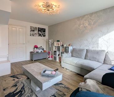 Wisteria way - Photo 1