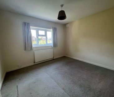 4 bedroom detached house to rent - Photo 4