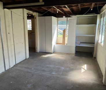 Newly refreshed and ready to move in - Photo 1