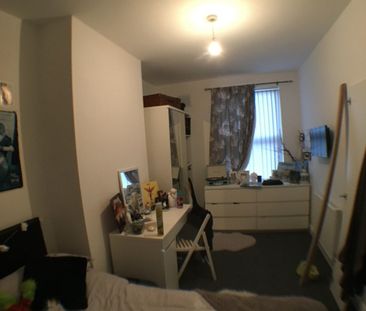 4 Bed - 52 Harold Place, Hyde Park, Leeds - LS6 1PQ - Student - Photo 3