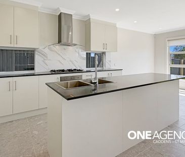 GENEROUS 5 BEDROOM HOME WITH 3 BATHROOMS & DOUBLE GARAGE!!! - Photo 6
