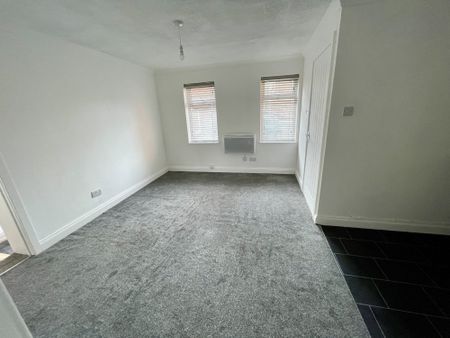 AVAILABLE NOW ***WATER BILLS INCLUDED Two bedroom*** Semi-detached bungalow*** Cul de sac location*** Easy access to major road links ***Local amenities***Neutrally decorated throughout ***New electric heating system ***Enclosed garden*** Thriving friendly community. - Photo 3