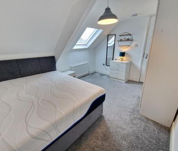 1 bedroom in a house share to rent - Photo 4