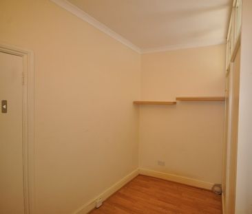 One Bedroom House to rent in London - Photo 1