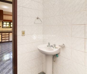 Casa com 4 quartos e 208m² para alugar em Cascata, Porto Alegre. - Foto 4
