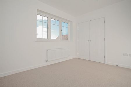 2 bedroom semi-detached house to rent - Photo 4