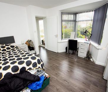 6 bedroom house to rent - Photo 1