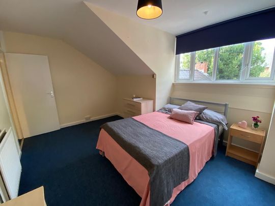 3 bedroom flat to rent - Photo 1