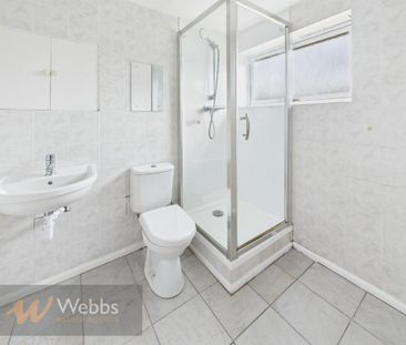 3 bedroom detached bungalow to rent - Photo 2