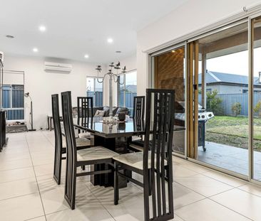 Modern Family Comfort in Alfredton - Photo 2