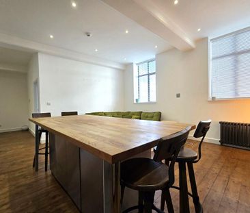 2 bedroom flat to rent - Photo 2