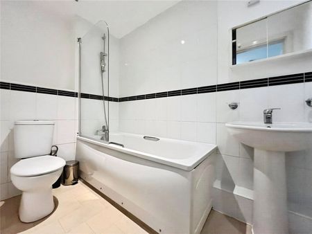 Langhorn Drive, Twickenham, TW2 7SY - Photo 3