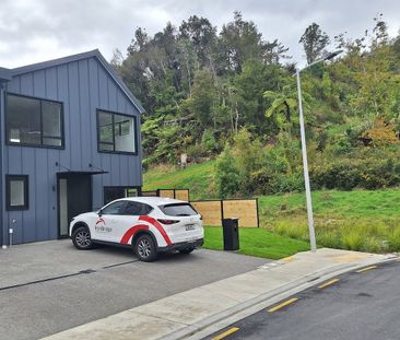 15 Joseph Bolton Crescent, Wallaceville - Photo 3