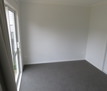 Modern and well designed, two bedroom, one bathroom, single level h... - Photo 3