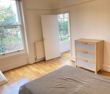 Studio Flat, Very Near Grange Park Triangle Area, W5 - Photo 5