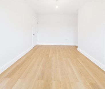 2 bedroom maisonette to rent - Photo 2